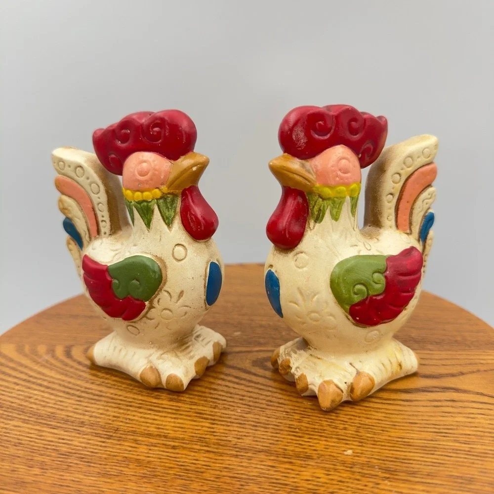 Vintage Rooster Chicken Salt and Pepper shakers made in Japan farm animal